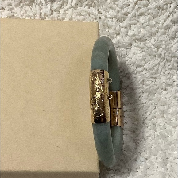 Vtg 14K Yellow Gold Hinge Jade Bangle / 57mm circumference /2.3”inside Diameter - Picture 4 of 13